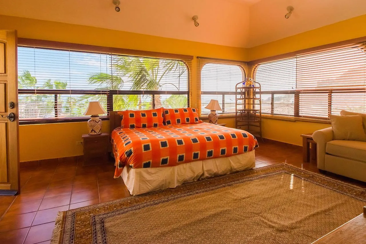 Private Retreat With Large Pool Deck At Villa Isla 卡波圣卢卡斯